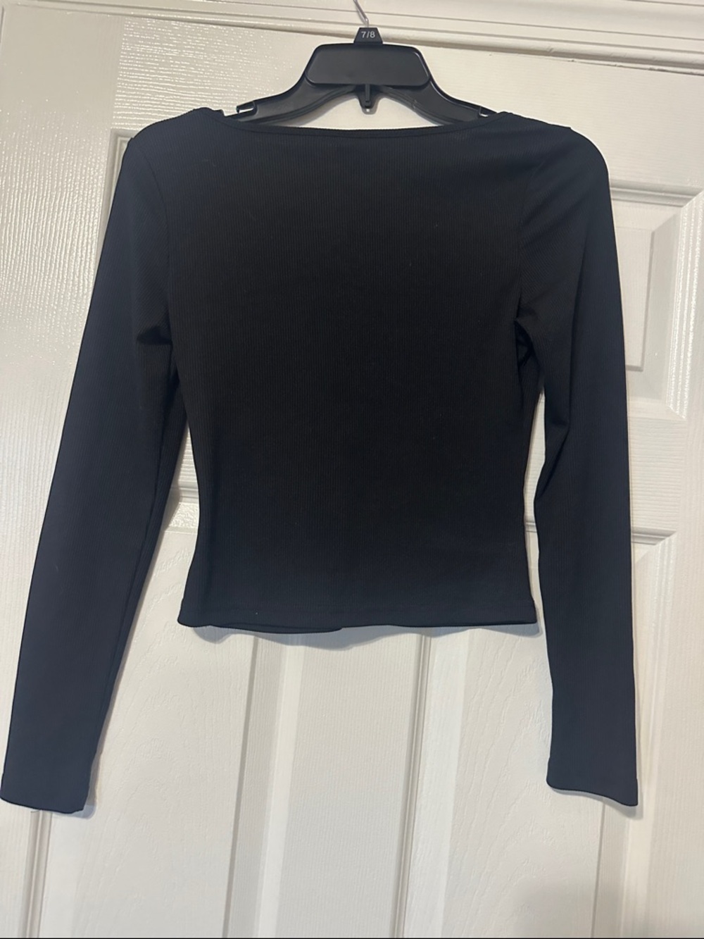 ROMWE Black Long Sleeve Ruched Front Ribbed Top - Picture 3 of 3